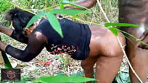 अफ्रीकी पोर्नस्टार शेरोन अपने बॉयफ्रेंड के बड़े लंड से अपनी चूत को जोर से चोदती है