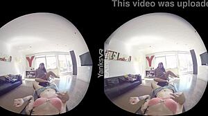 HD VR-Video von zwei Amateur-Babes, die sich fingern und abspritzen