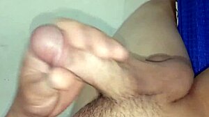 Amateur-Babe Lan bekommt ihre kleinen Titten und ihren süßen Arsch in Vn gefickt