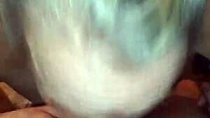 Babička MILF dostává hluboké kouření a výstřik na obličej od svého nevlastního syna v domácím videu