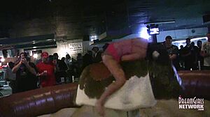 Горячие девушки в белье катаются на быках в местном баре