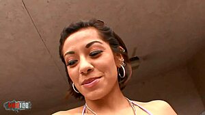 Gozada nos peitos de uma latina gostosa depois de uma foda hardcore neste vídeo de fetiche