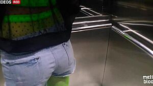 Brazil ribanc szopást kap egy hotel liftjében