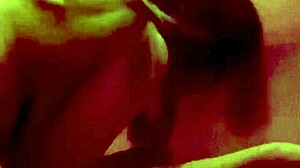 Asijské milfky si užívají smyslnou masáž a mění se v horký skrytý kamerový zážitek