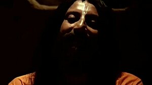 인도 주부가 벵골어 단편 영화에서 핫한 섹스 장면으로 바람을 피웁니다
